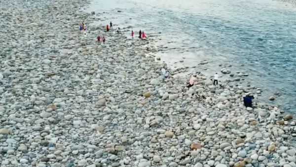 ভোলাগঞ্জ সাদা পাথর: বাংলাদেশের এক অনন্য ভ্রমণ গন্তব্য ভোলাগঞ্জ সাদা পাথর: বাংলাদেশের এক অনন্য ভ্রমণ গন্তব্য